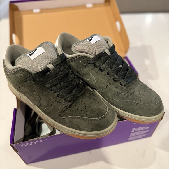 SB Dunk Low Pro B - Picture 1 of 6